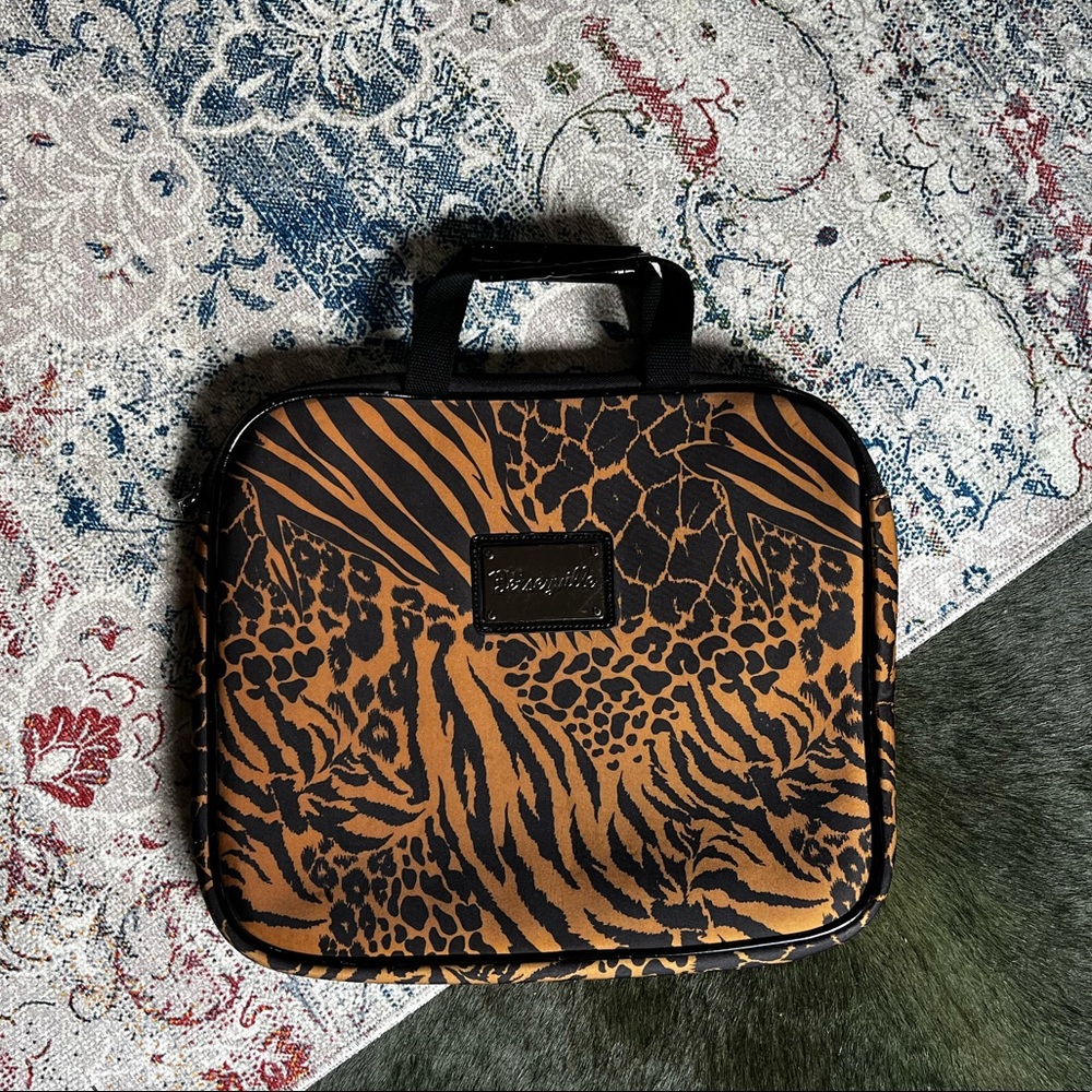 Betseyville animal print laptop bag
